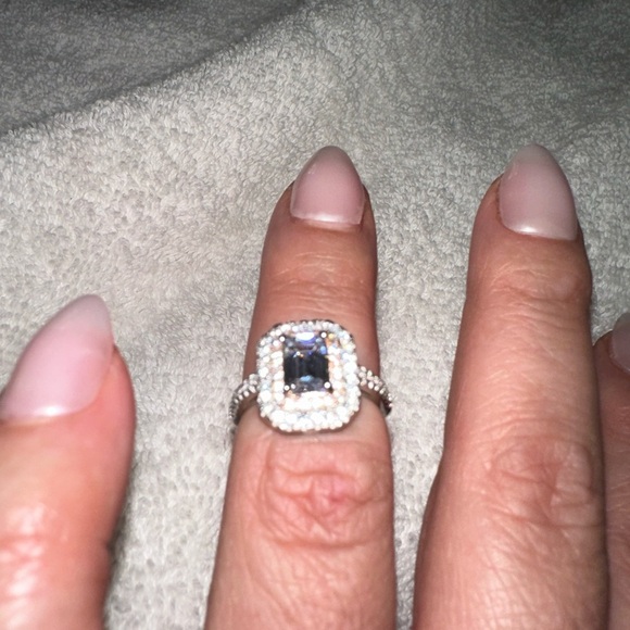 Emerald cut 2 karat lab diamonds sterling silver ring size 6 - Picture 5 of 7